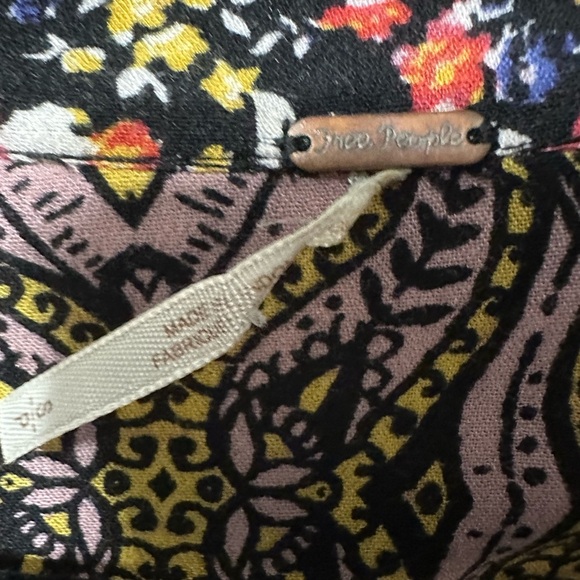 Free People Black and Pink Pleated Bib Collar Blouse Small - Picture 2 of 4